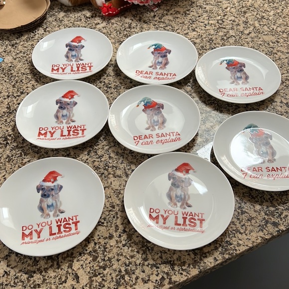Set of 8 Christmas Plates - Picture 3 of 6